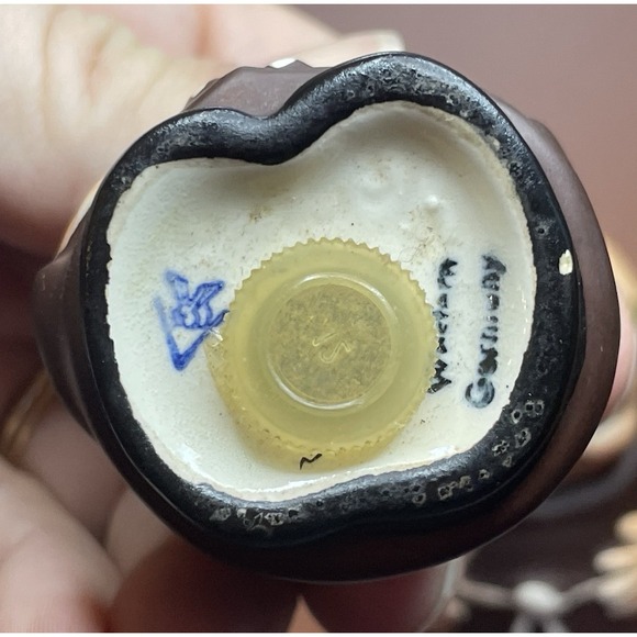 Vintage Goebel West Germany Friar Monk Brown Salt and Pepper Shakers - Picture 6 of 8